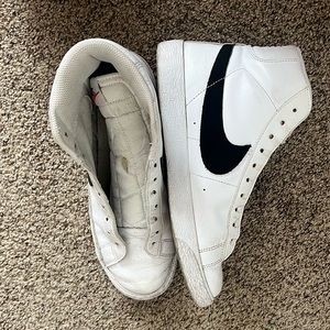 Nike blazers 🖤
